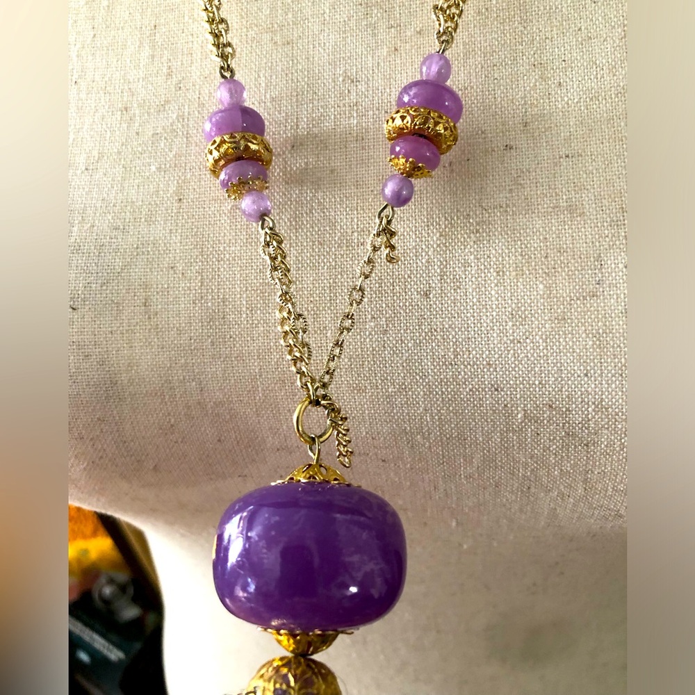 Elegant Purple and Gold Necklace Bracelet Set - Picture 6 of 7